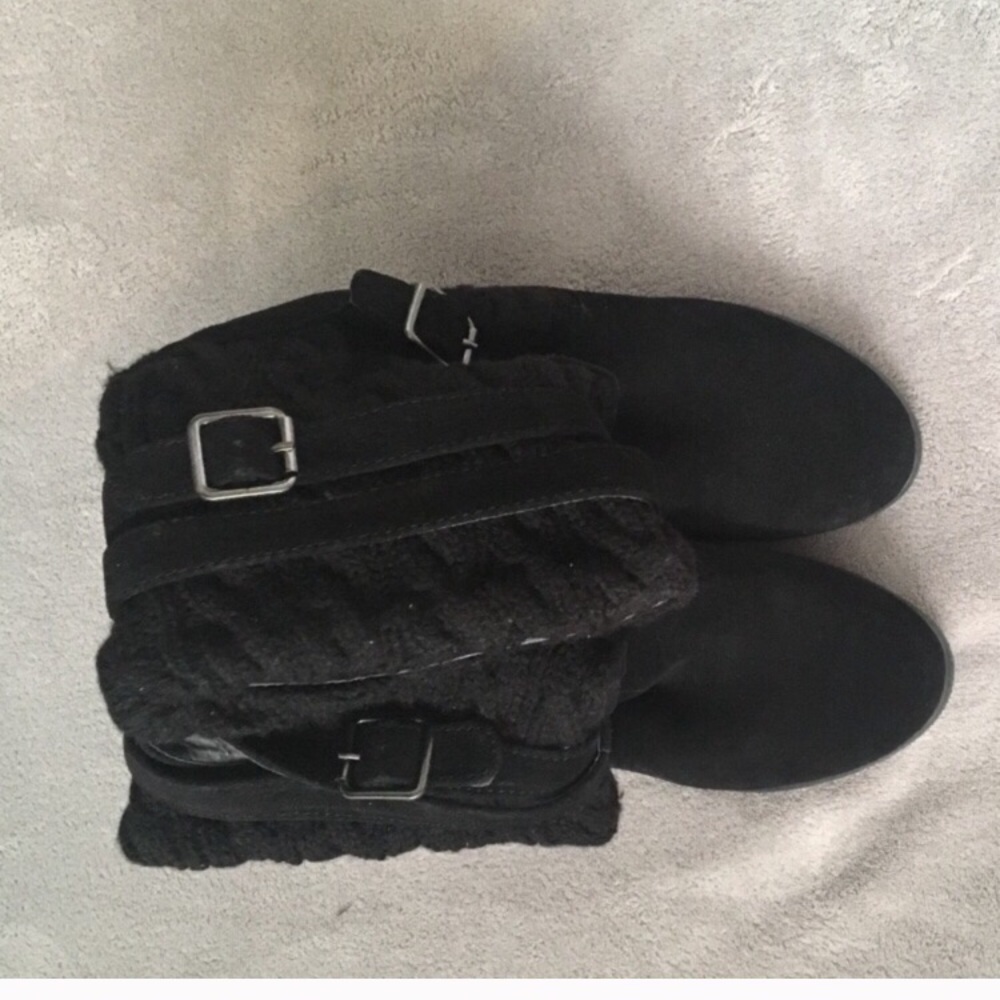 Black boots - Picture 3 of 6
